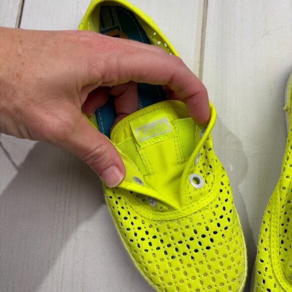 Share Keds Neon Yellow Size 7 Low Top Womens Laceless Laser Cut Sneakers Slip-On - Picture 8 of 16
